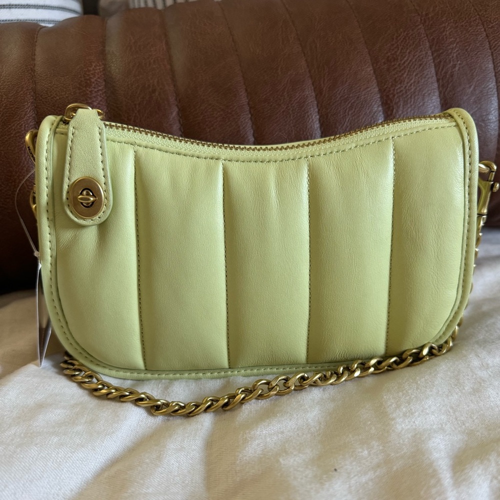 Coach NWT Quilted Swinger 20